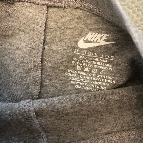 Nike Kids Heather Gray Leggings & long sleeve shirt - Picture 3 of 4